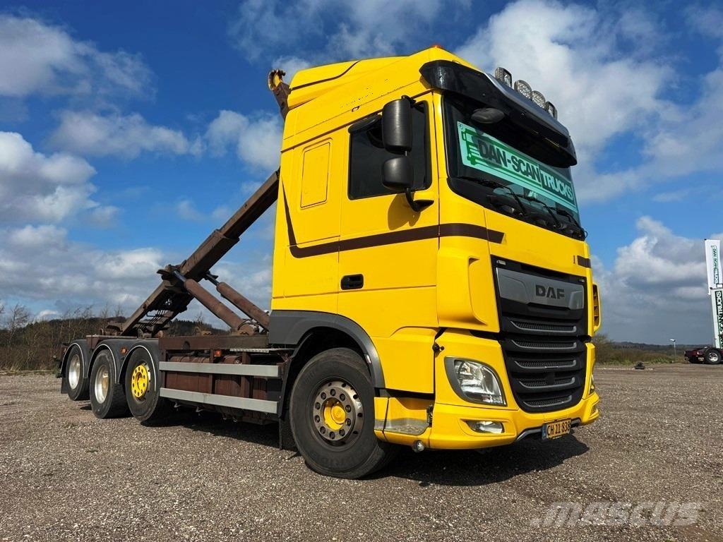 DAF XF 530 8x2-*4 Hákový nosič kontajnerov
