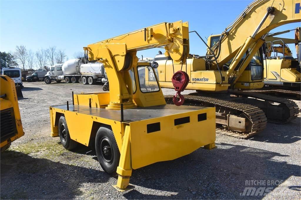 CASE 3330B Žeriavy pre ťažký terén
