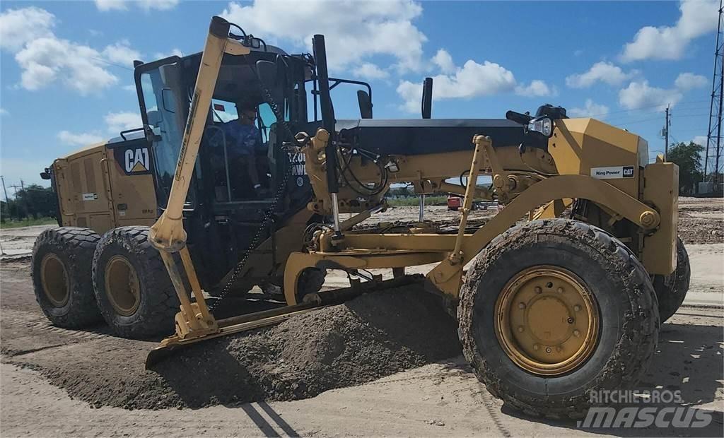 CAT 120M2 AWD Grejdery