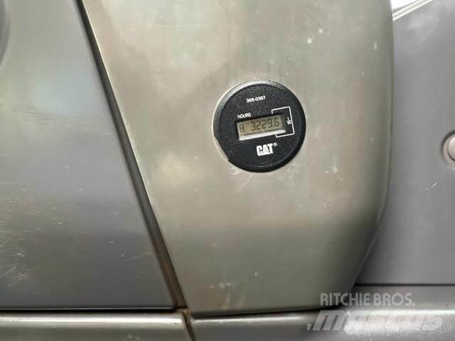 CAT 320DL Pásové rýpadlá