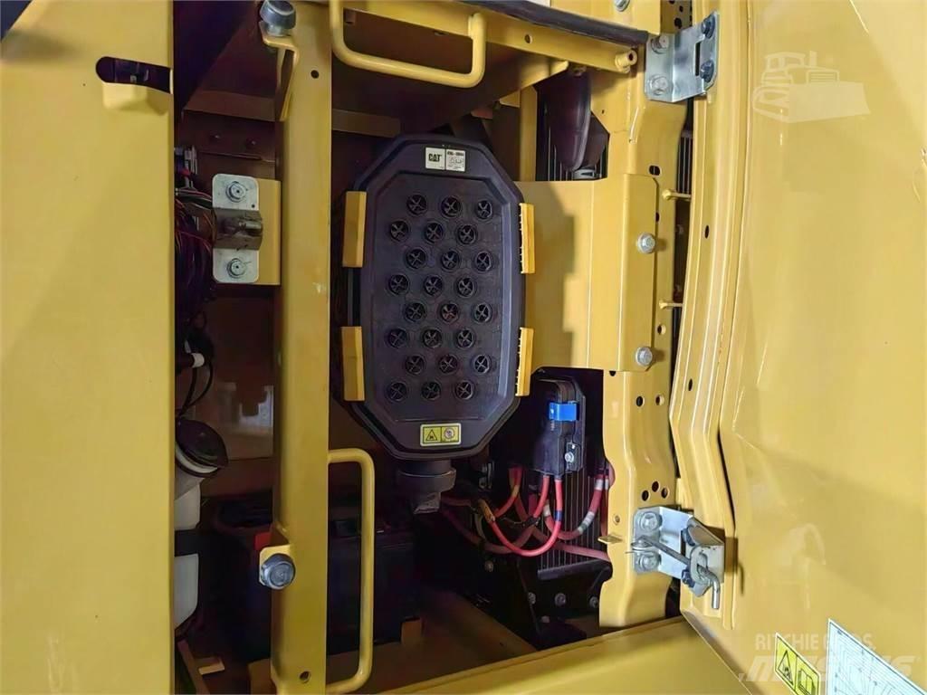 CAT 330 Pásové rýpadlá