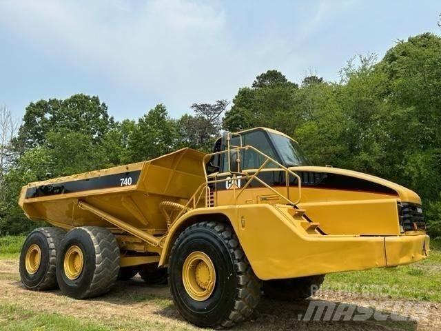 CAT 740 Kĺbové nákladné autá