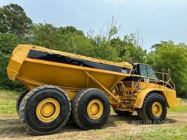 CAT 740 Kĺbové nákladné autá