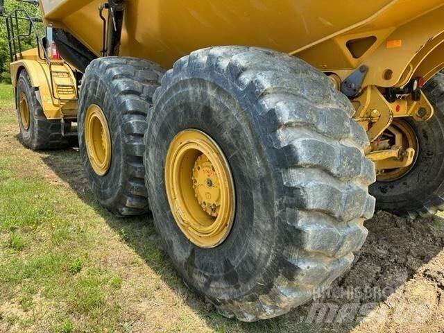 CAT 745 Kĺbové nákladné autá