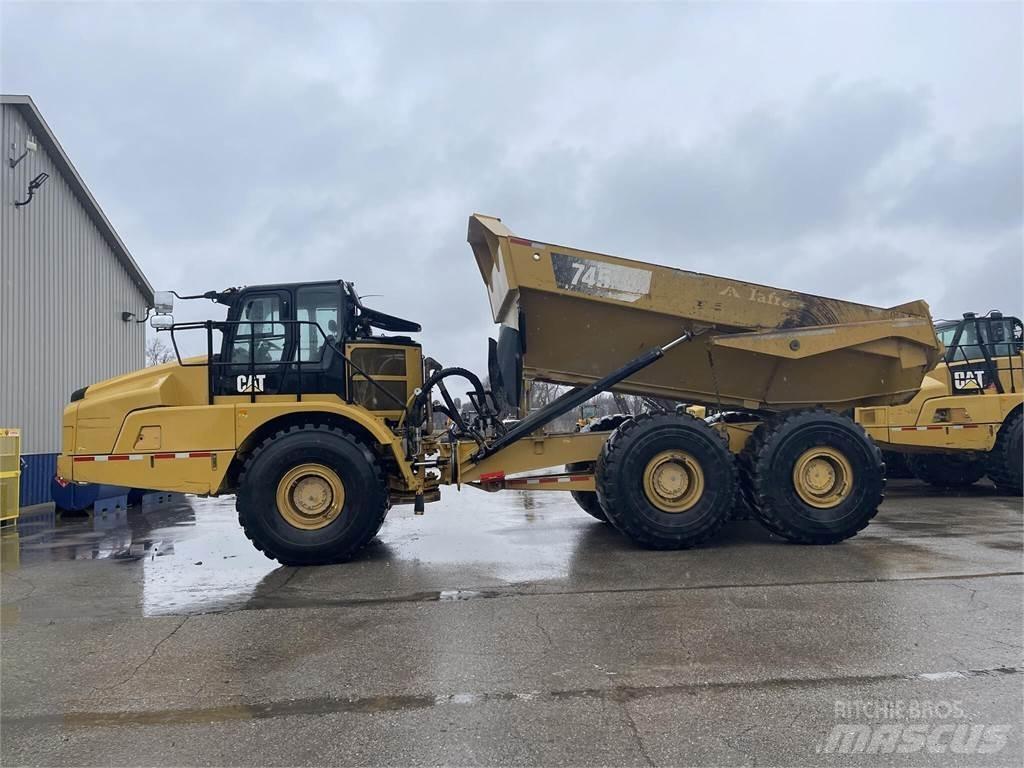 CAT 745 Kĺbové nákladné autá