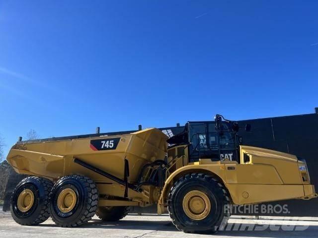 CAT 745 Kĺbové nákladné autá