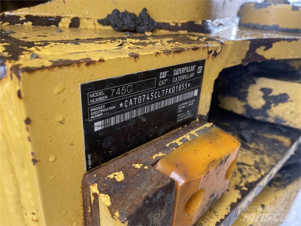 CAT 745C Kĺbové nákladné autá