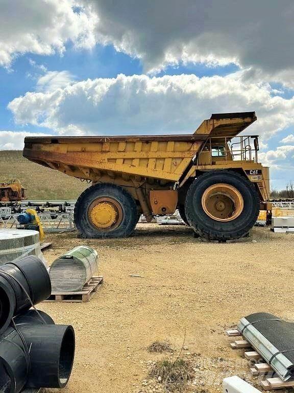 CAT 777B Kĺbové nákladné autá