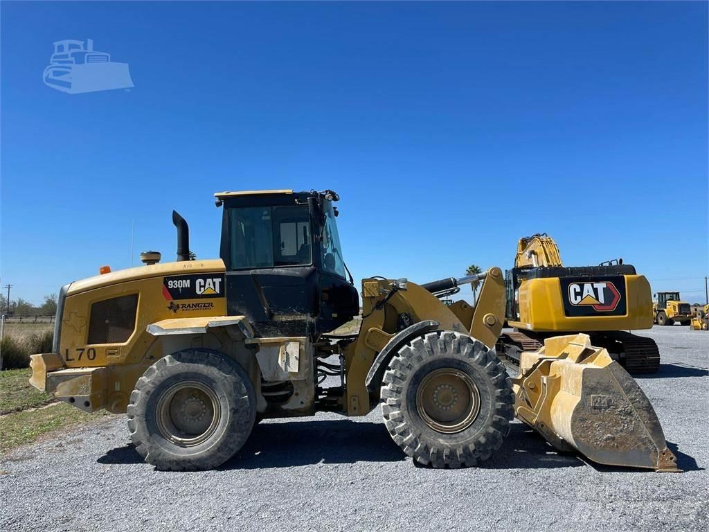 CAT 930M Kolesové nakladače