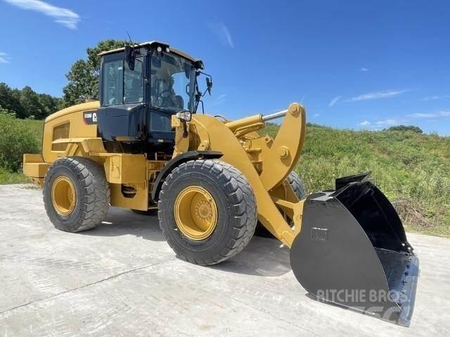 CAT 930M Kolesové nakladače