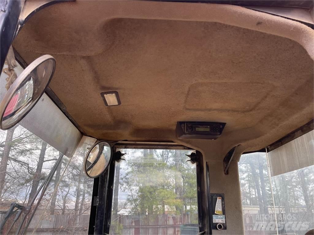 CAT 938G Kolesové nakladače