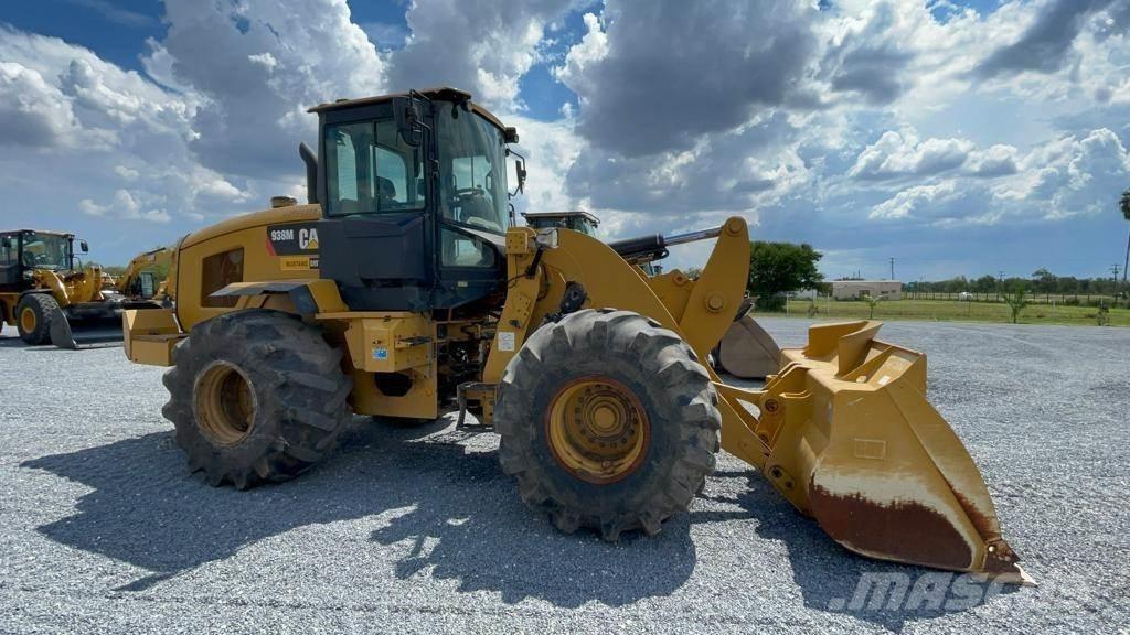 CAT 938M Kolesové nakladače