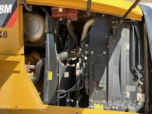 CAT 938M Kolesové nakladače