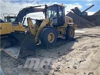 CAT 938M Kolesové nakladače