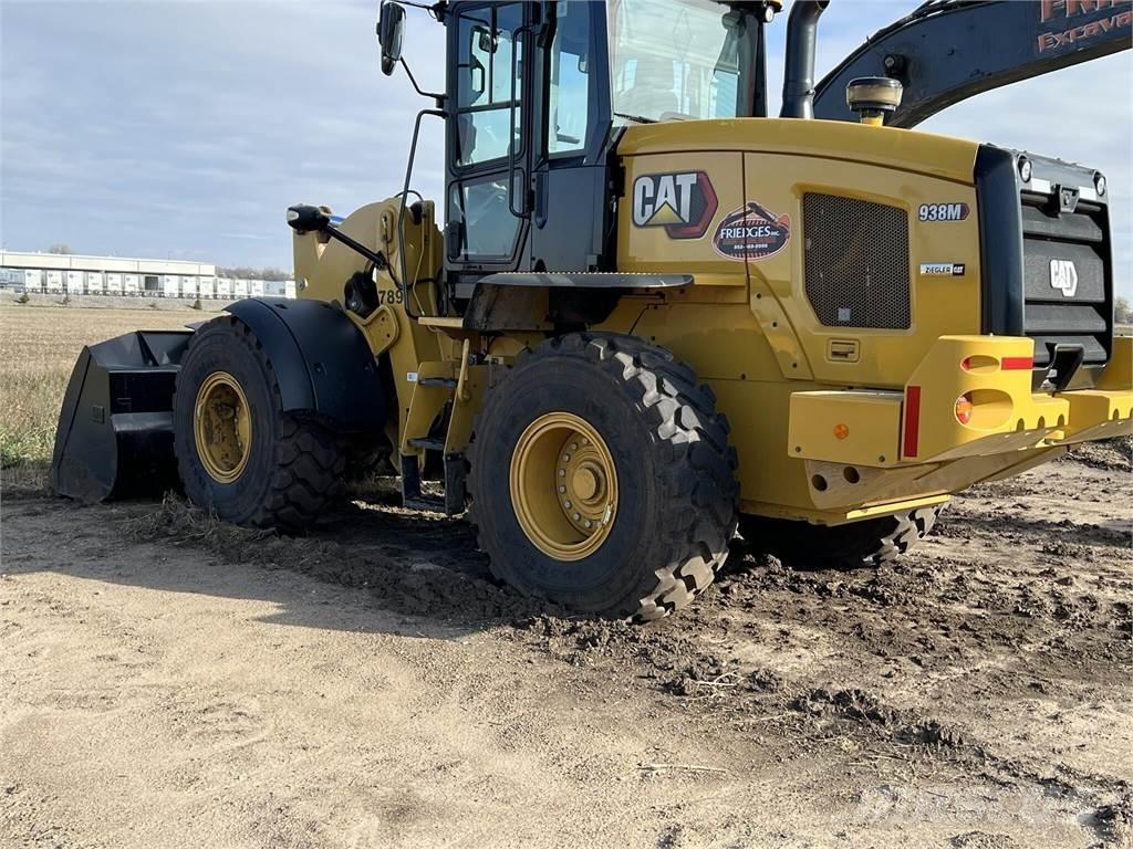 CAT 938M Kolesové nakladače