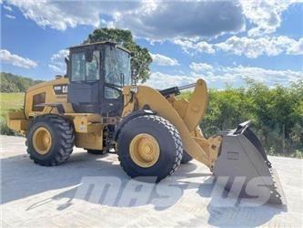 CAT 938M Kolesové nakladače