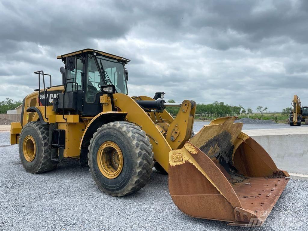 CAT 950M Kolesové nakladače