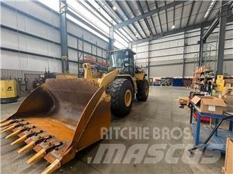 CAT 972M Kolesové nakladače
