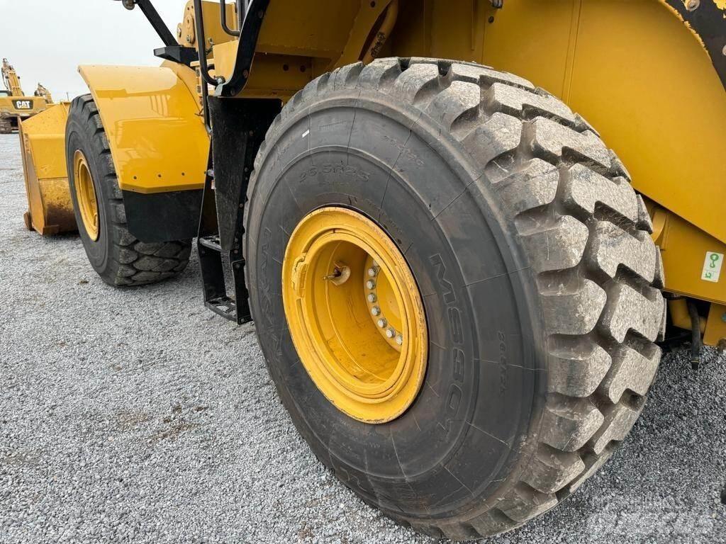 CAT 972M Kolesové nakladače