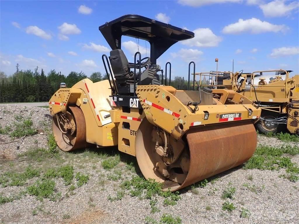 CAT CB64 Tandemové valce