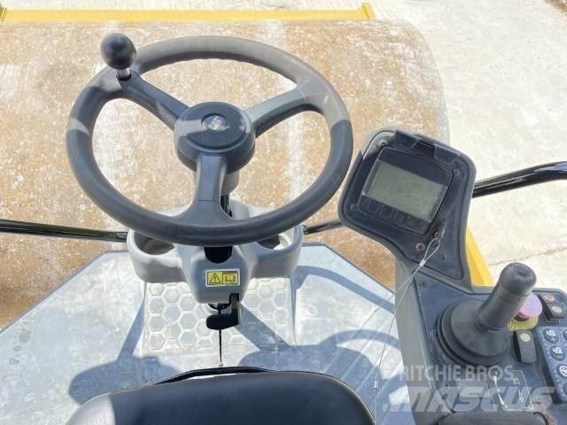 CAT CS54B Tandemové valce