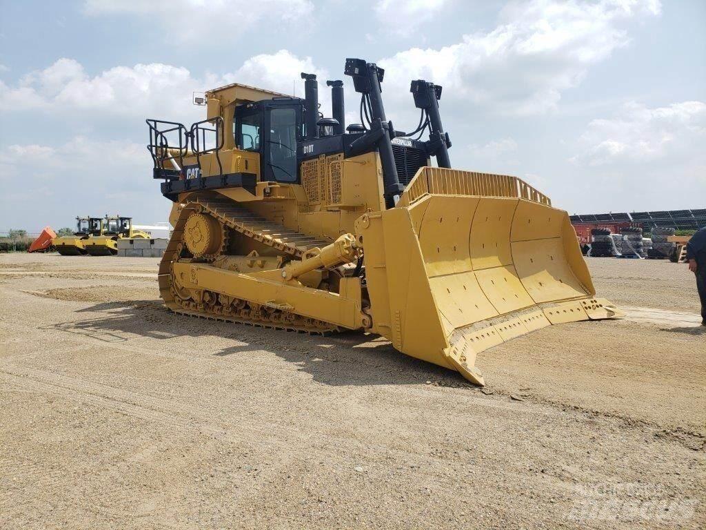 CAT D10T Pásové dozéry