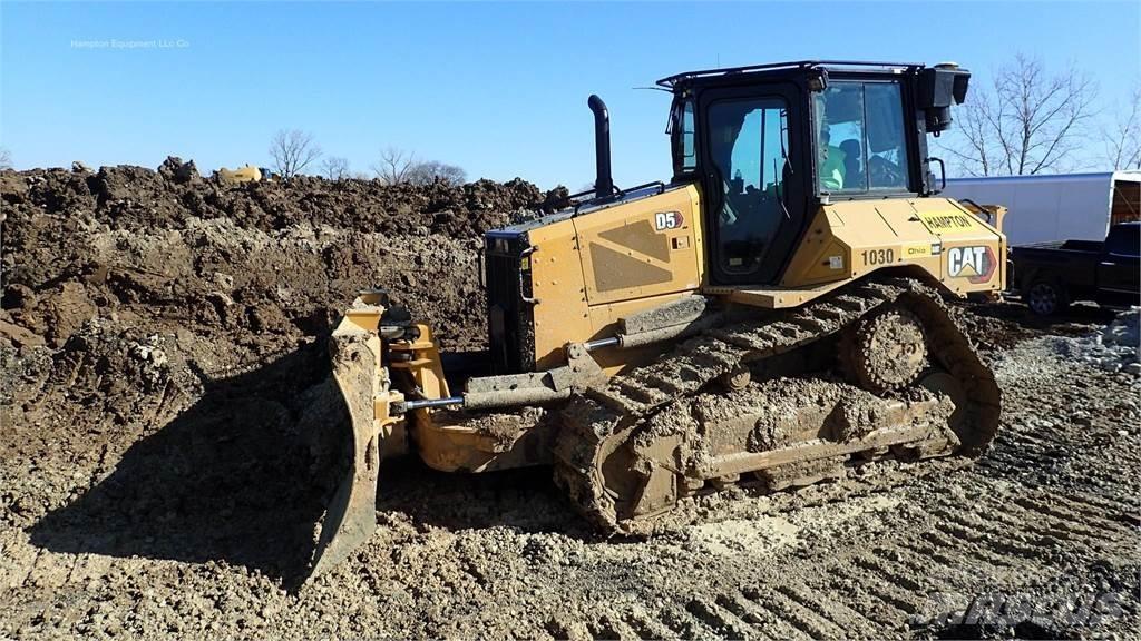 CAT D5 Pásové dozéry