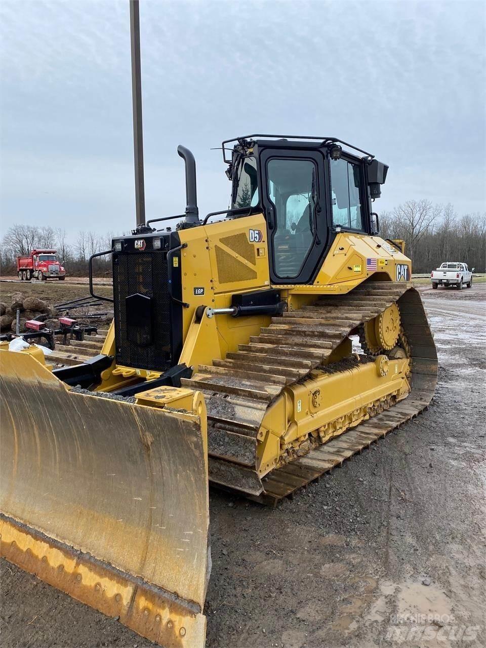 CAT D5 LGP Pásové dozéry