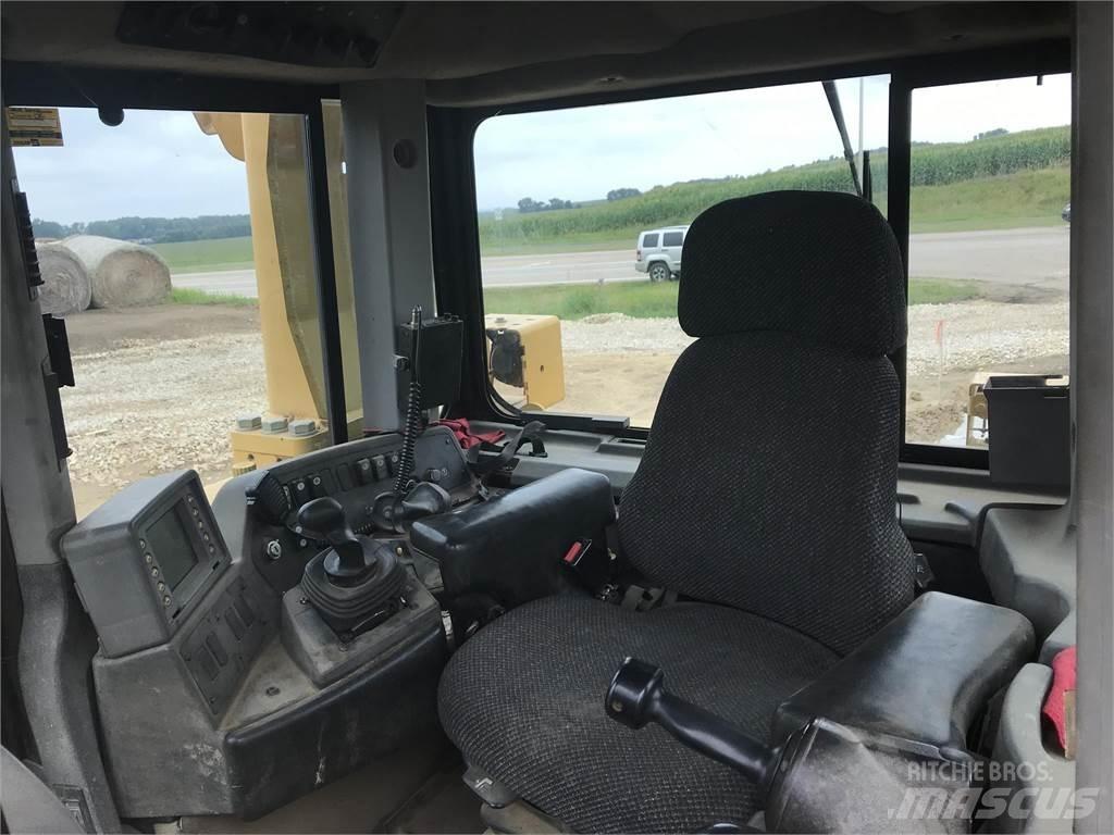 CAT D8T Pásové dozéry