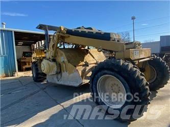 CAT RM-300 Recyklovače asfaltu