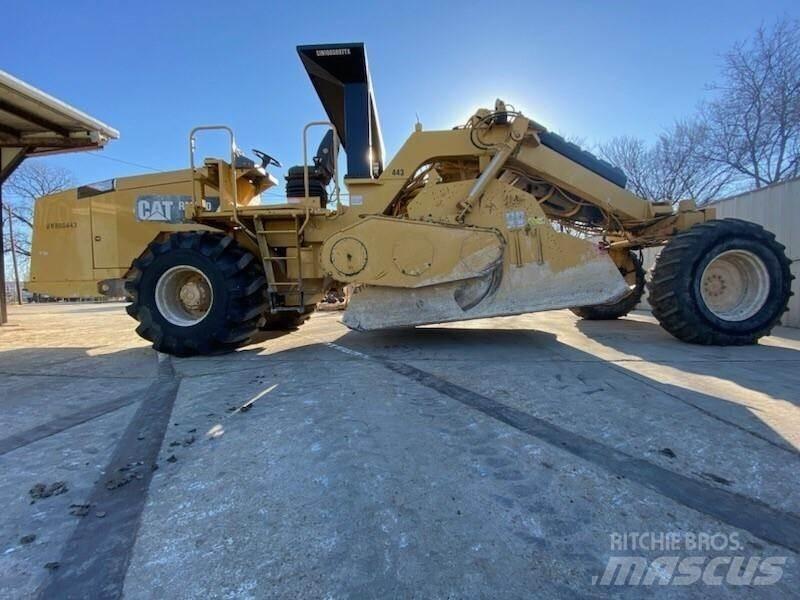 CAT RM-300 Recyklovače asfaltu