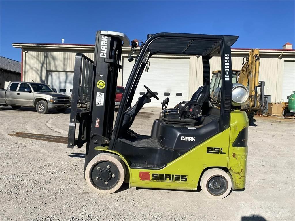 Clark S25CL Iné