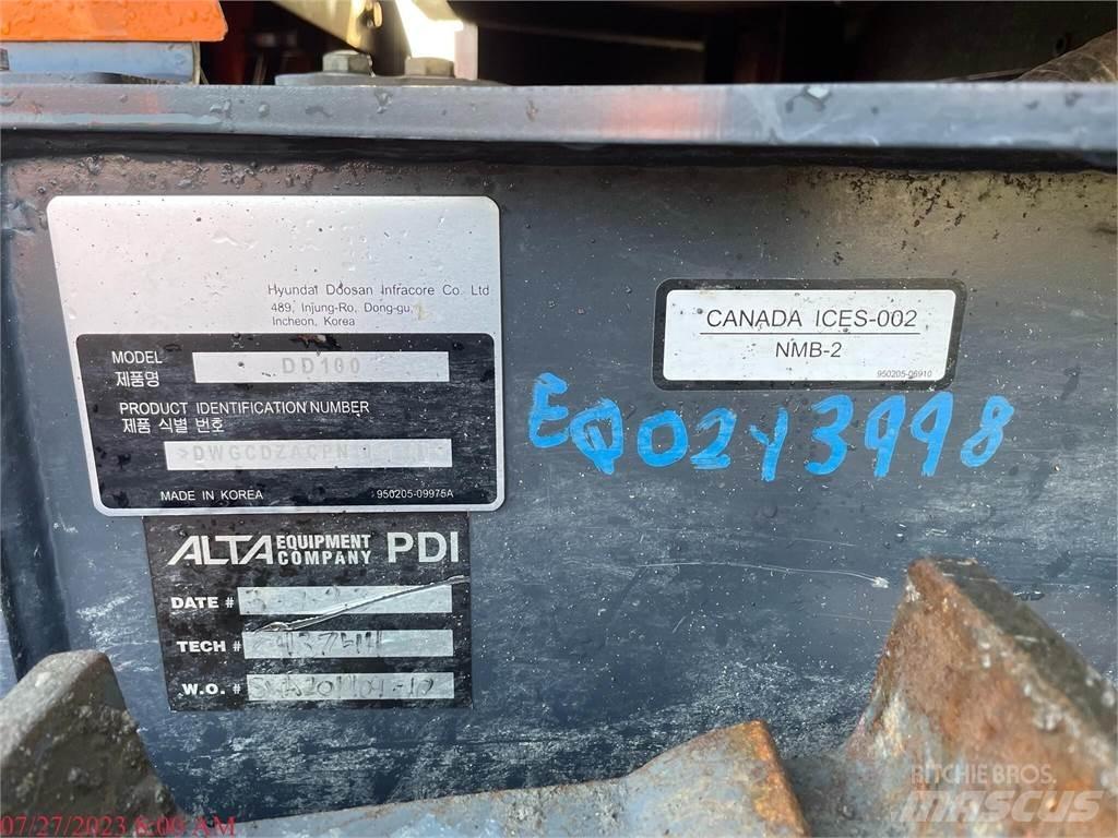 Develon DD100 Pásové dozéry
