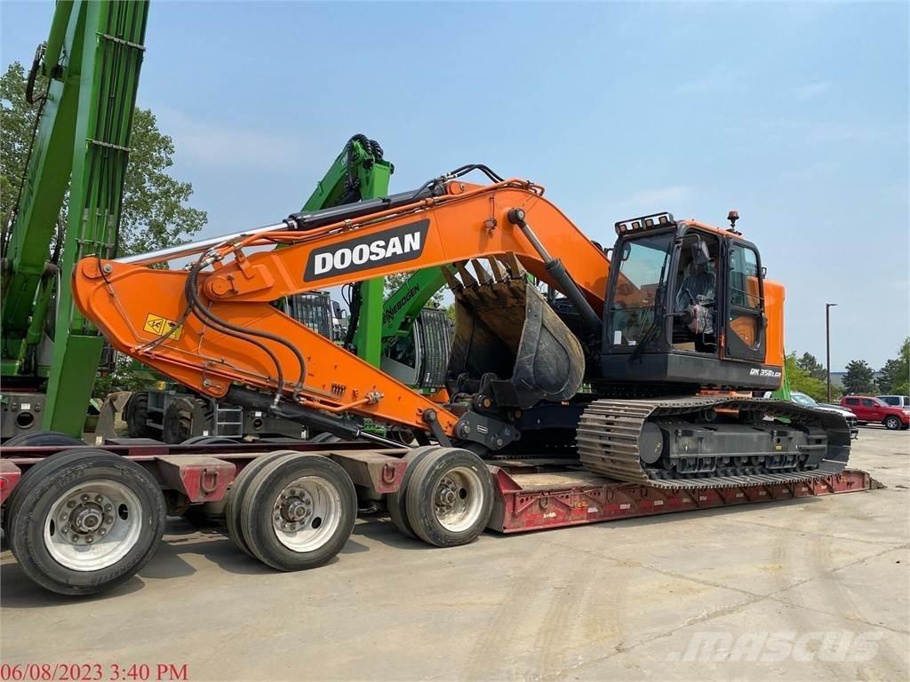 Develon DX350 LCR-7 Pásové rýpadlá