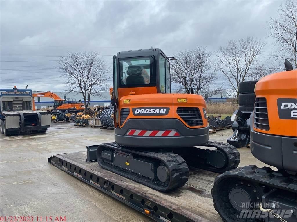 Develon DX62R-3 Pásové rýpadlá