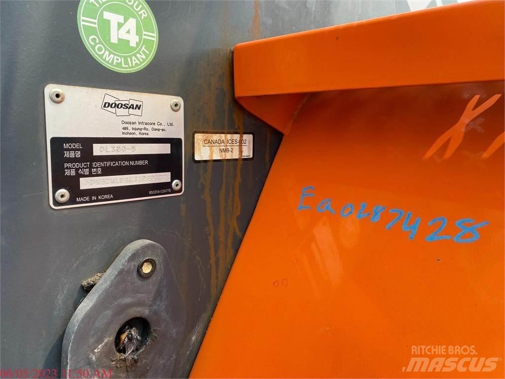 Doosan DL300-5 Kolesové nakladače