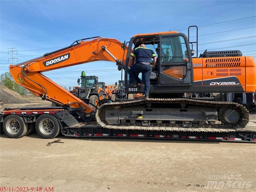 Doosan DX225 LC-5 Pásové rýpadlá