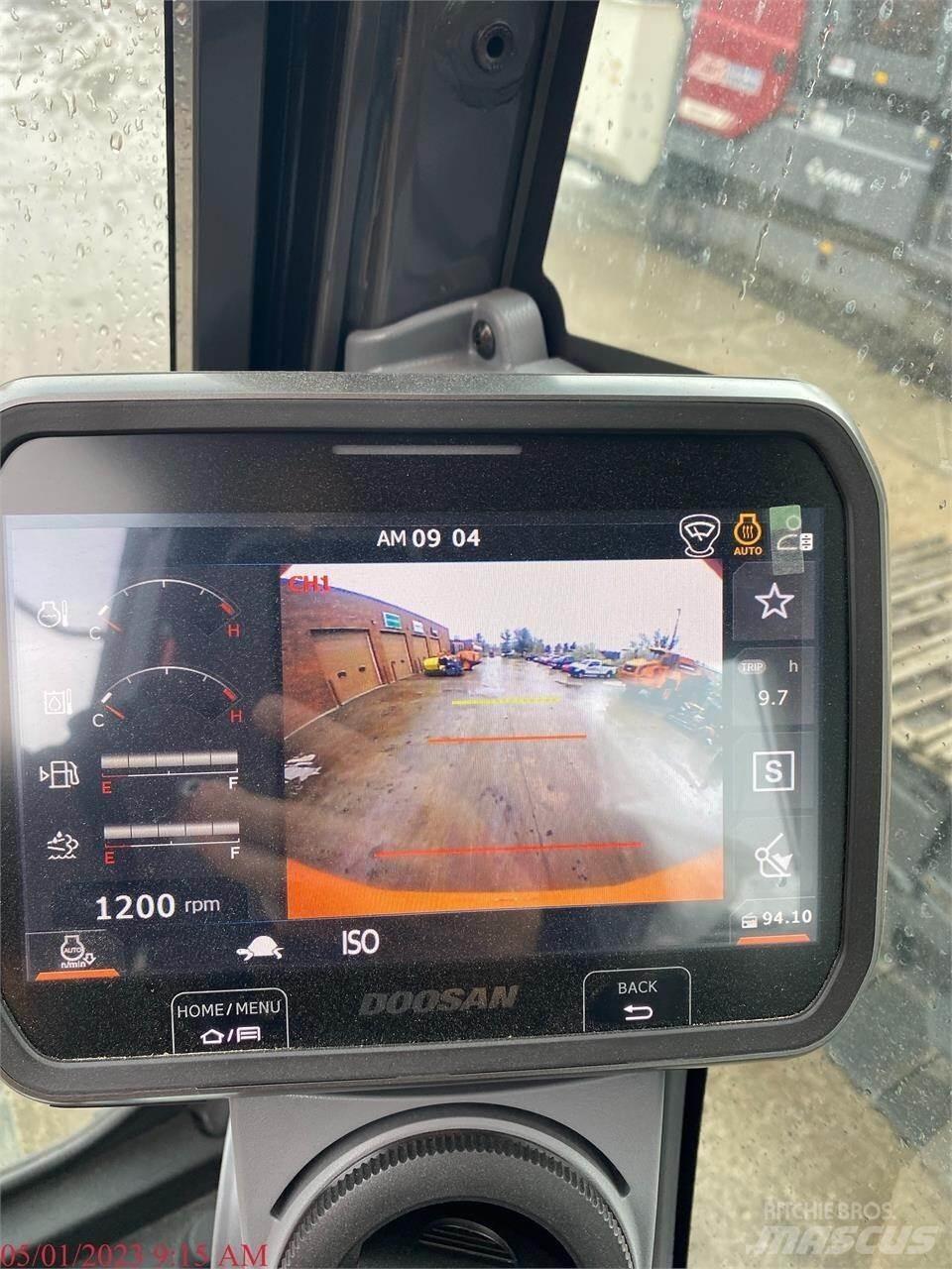 Doosan DX300 LC Pásové rýpadlá