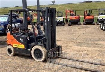 Doosan G25P-5 Iné