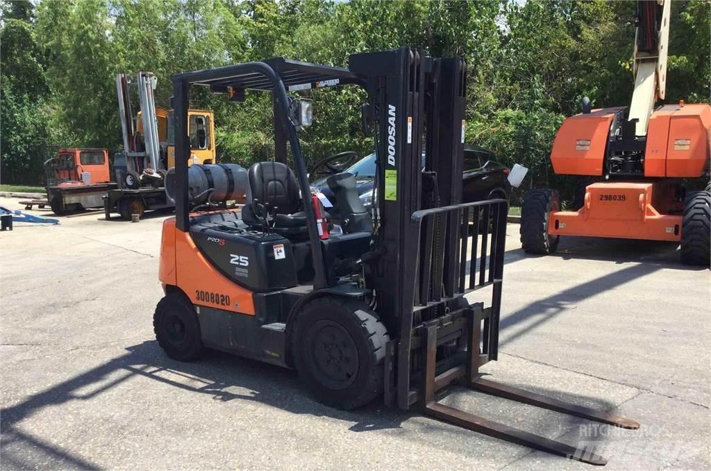 Doosan G25P-5 Iné