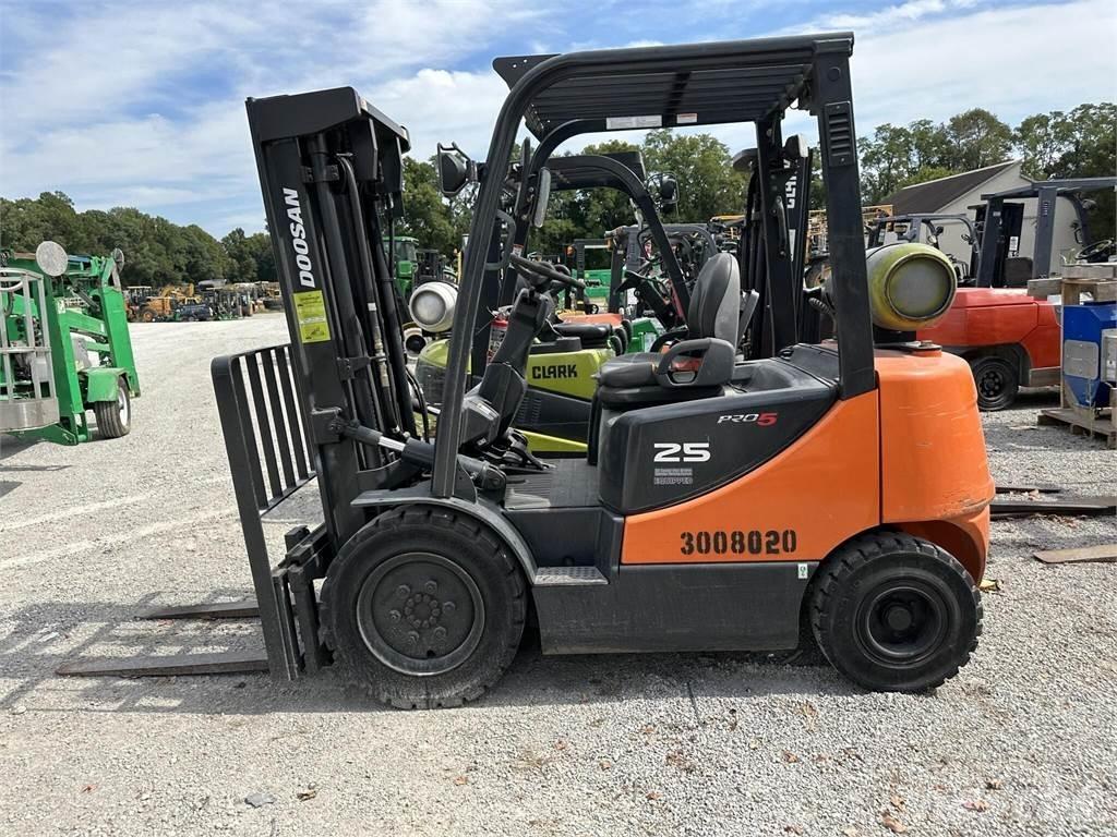Doosan G25P-5 Iné