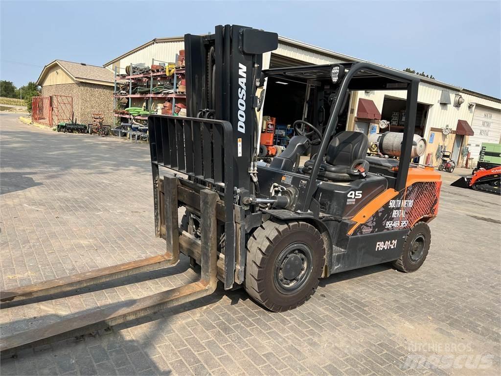Doosan G45S-7 Iné