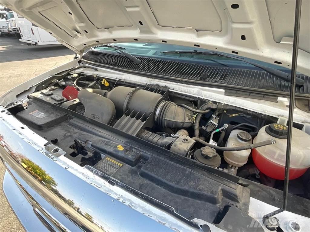Ford E450 Komunálne / Multi-úžitkové vozidlá
