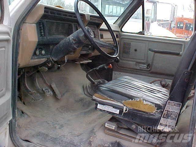 Ford F700 Cisternové nákladné vozidlá