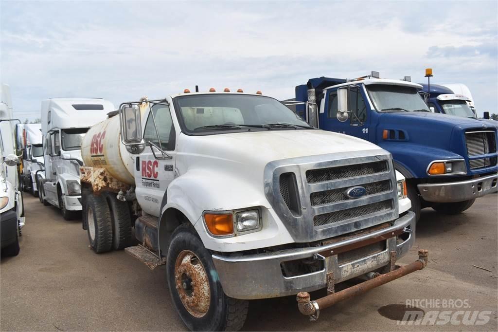 Ford F750 Cisternové nákladné vozidlá