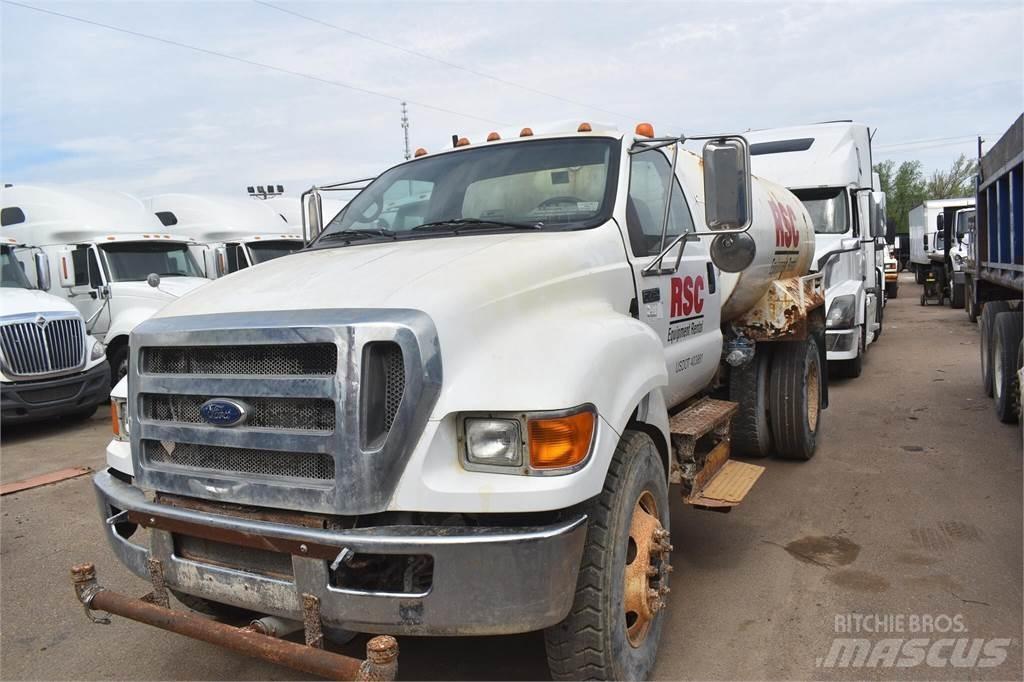 Ford F750 Cisternové nákladné vozidlá