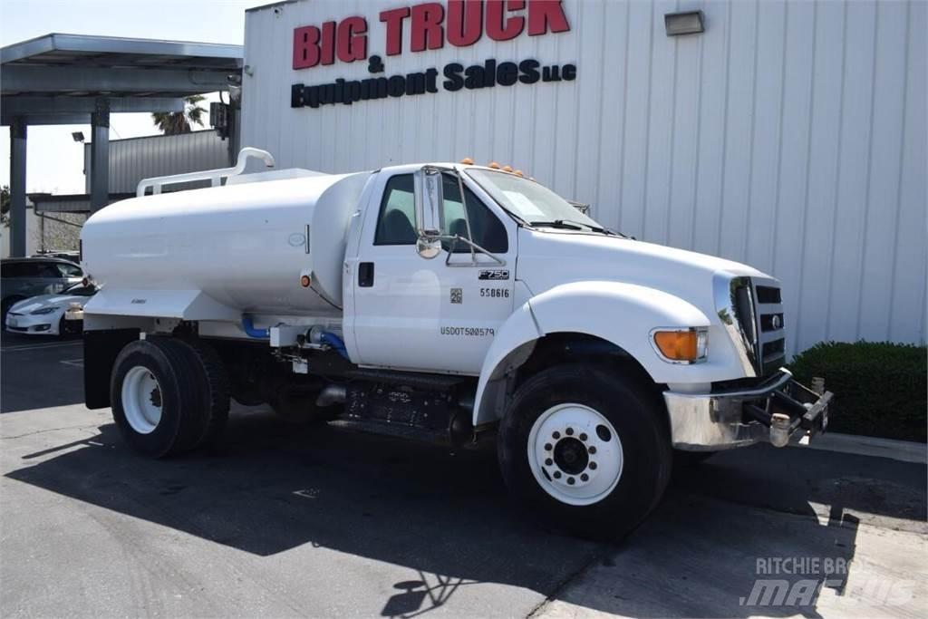 Ford F750 Cisternové nákladné vozidlá
