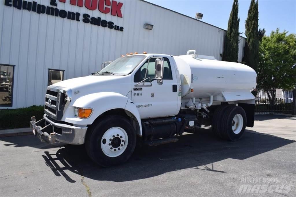Ford F750 Cisternové nákladné vozidlá