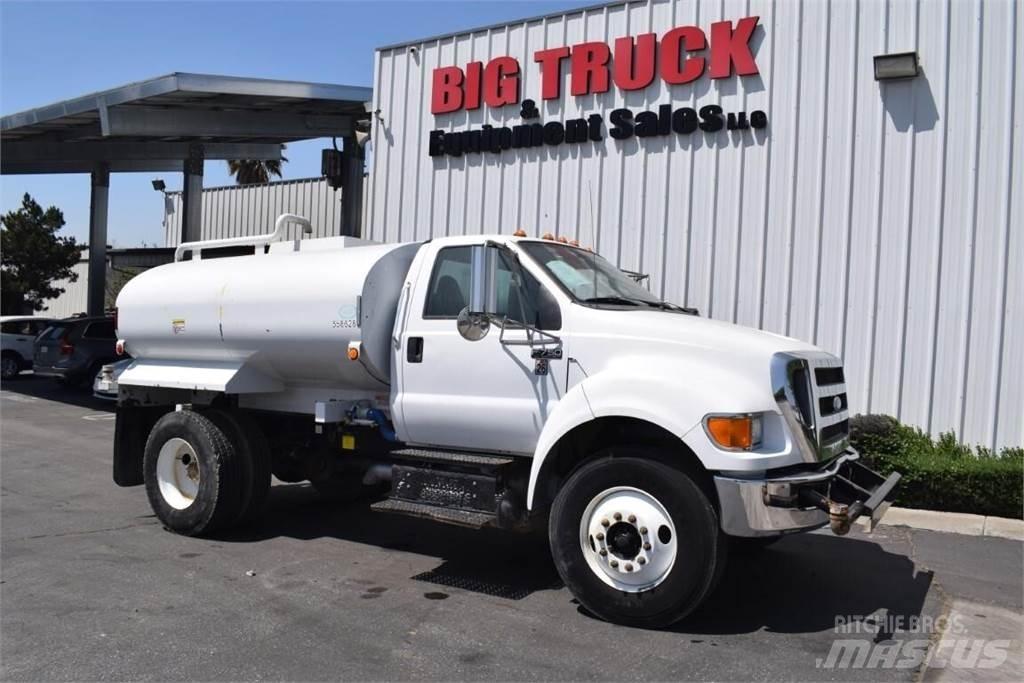 Ford F750 Cisternové nákladné vozidlá