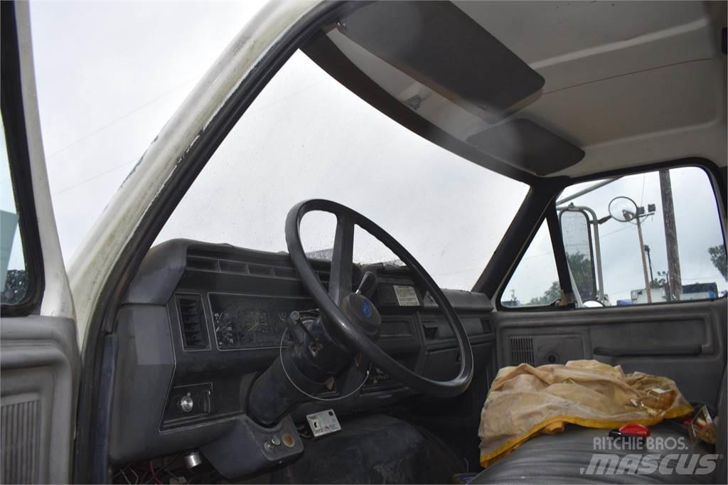 Ford F800 Autožeriavy, hydraulické ruky